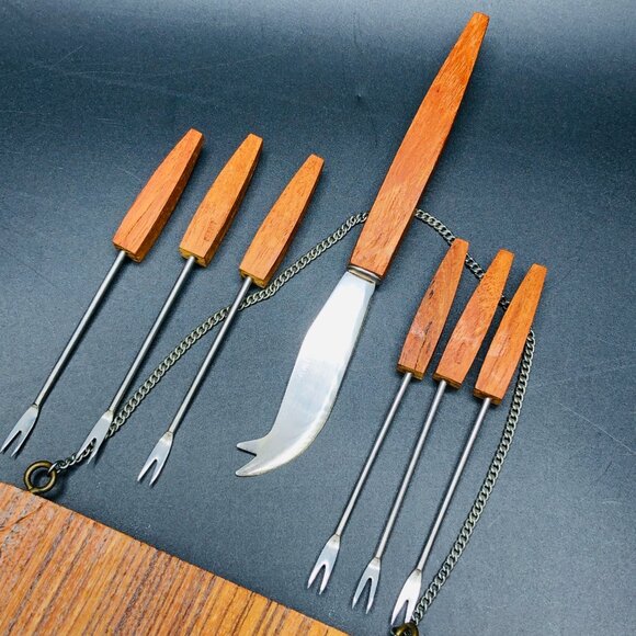 Vintage Teapot Shaped Cheese Board and Utensils SET, Mid Century Rooster Hanging - Picture 6 of 16